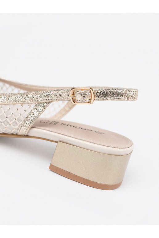 zlaté barvy sandály z ozdobną siateczką