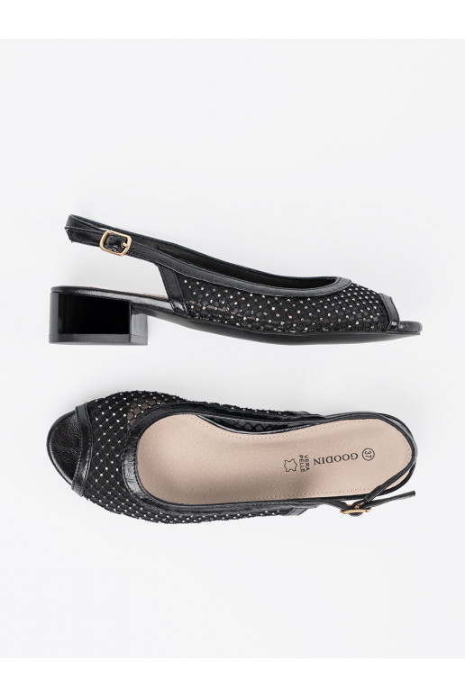 Černé sandály z ozdobną siateczką