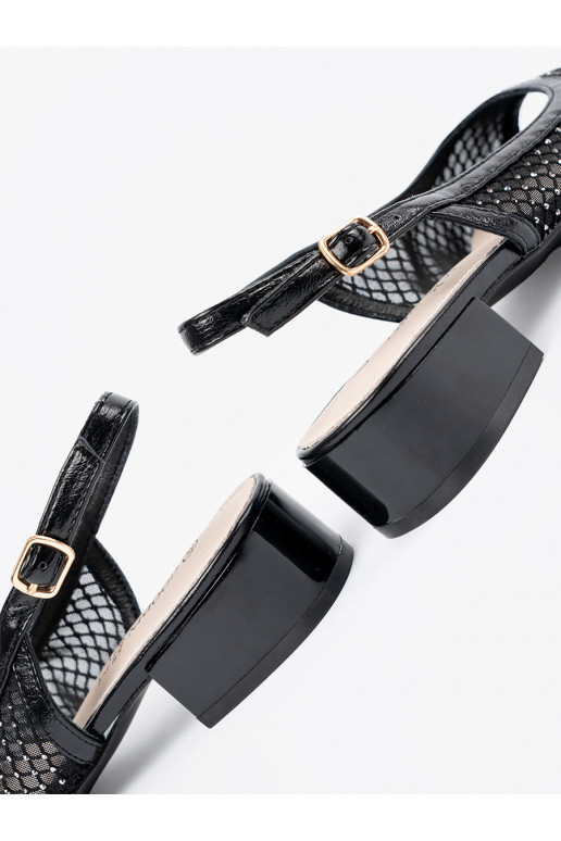 Černé sandály z ozdobną siateczką