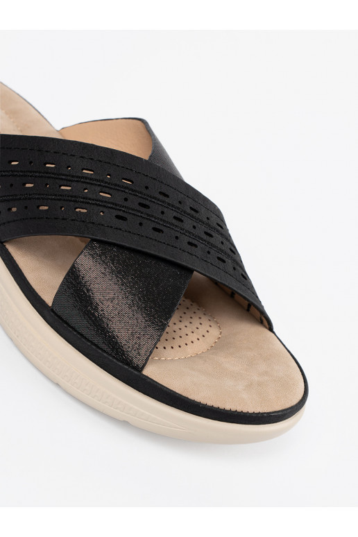 Černé Pantofle s platformou Černé Pantofle s platformou