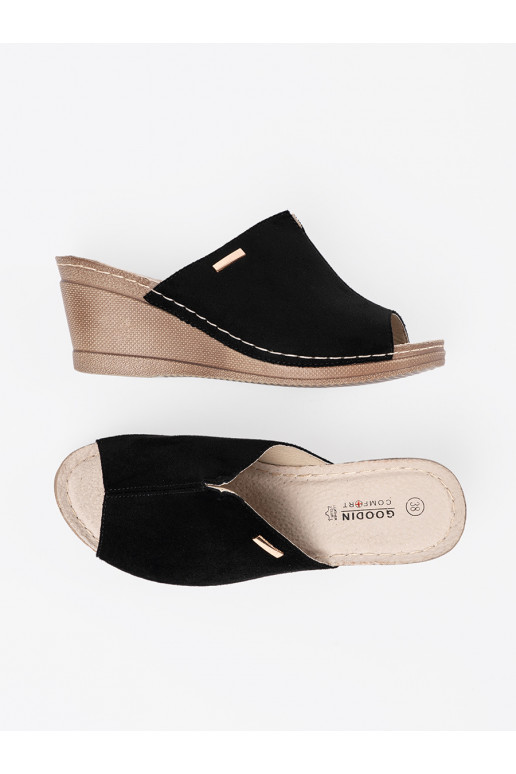  Černé Pantofle s platformou