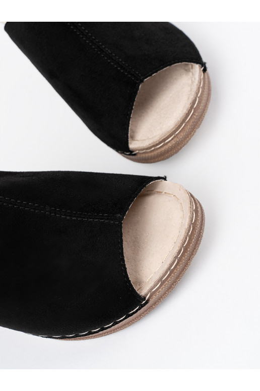  Černé Pantofle s platformou