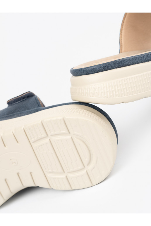 Pohodlné pantofle  y Pohodlné pantofle  y