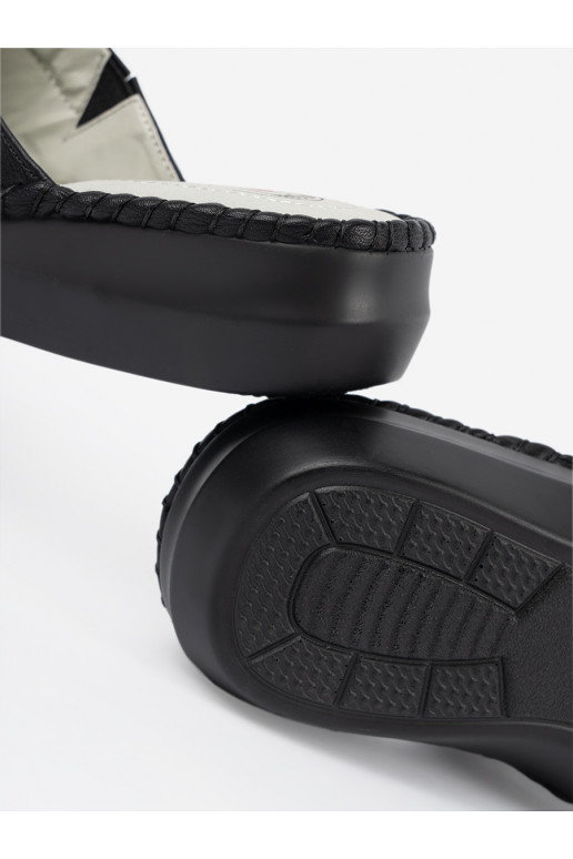 Černé Pantofle  ze skórzaną wkładką