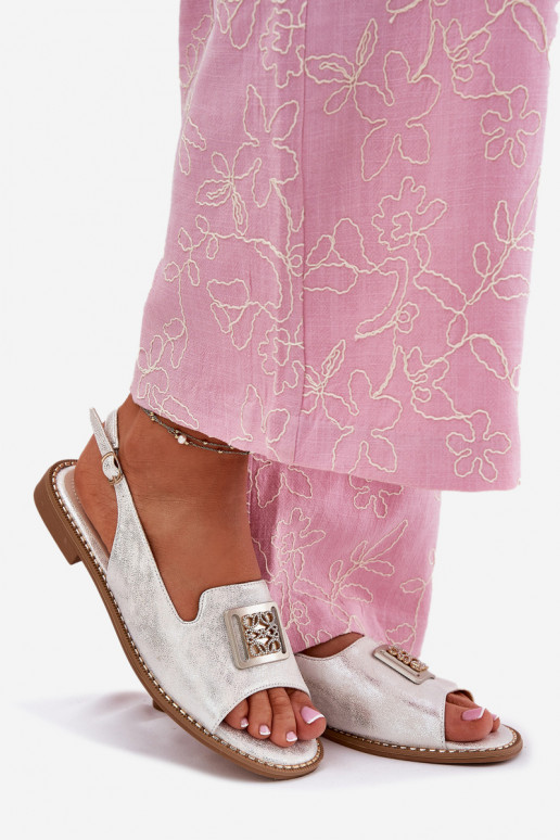 Elegantní styl Dámské sandály s širokými podpatky s ornamenty S.Barski KV51-082 stříbrné barvy Elegantní styl Dámské sandály s širokými podpatky s ornamenty S.Barski KV51-082 stříbrné barvy