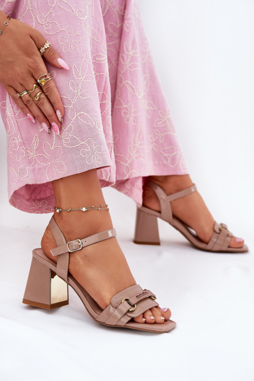 Lakované dámské sandály s podpatky béžové Mevonelle  Lakované dámské sandály s podpatky béžové Mevonelle