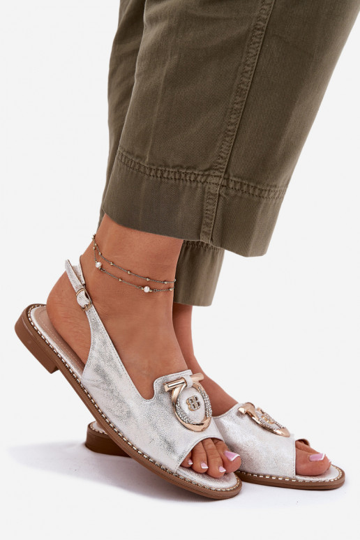 Elegantní styl Žabky s ornamenty s širokými podpatky S.Barski KV51-003 stříbrné barvy Elegantní styl Žabky s ornamenty s širokými podpatky S.Barski KV51-003 stříbrné barvy