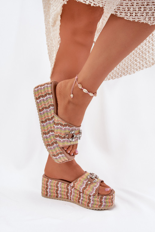 Dámské pantofle    různé barvy Isolene