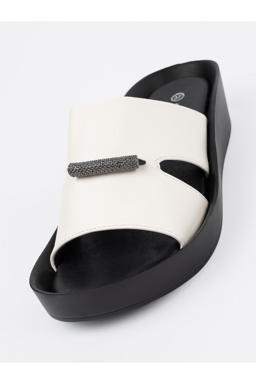 Bílá-Černé Pantofle  Bílá-Černé Pantofle