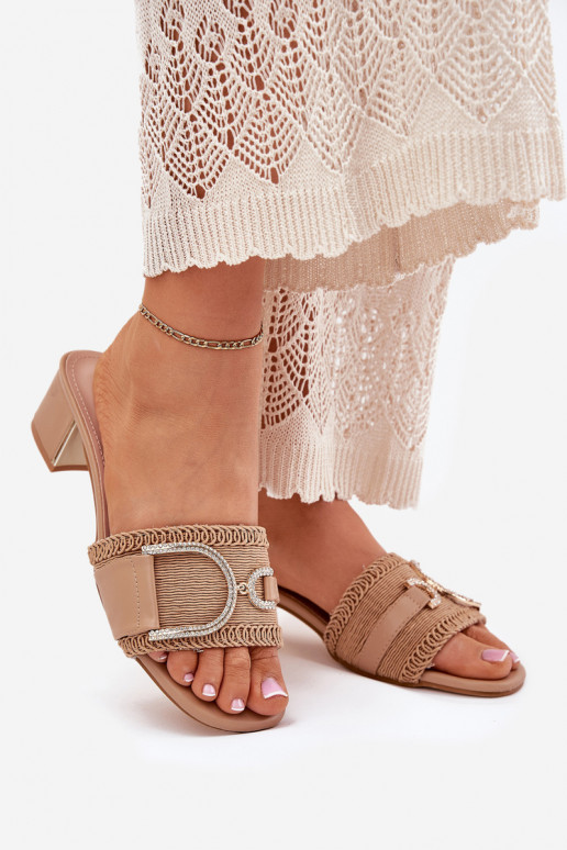  Pantofle s podpatky  Detalem béžové Julinemi