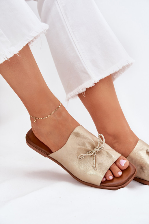 Dámské pantofle s širokými podpatky  zlaté barvy Norela