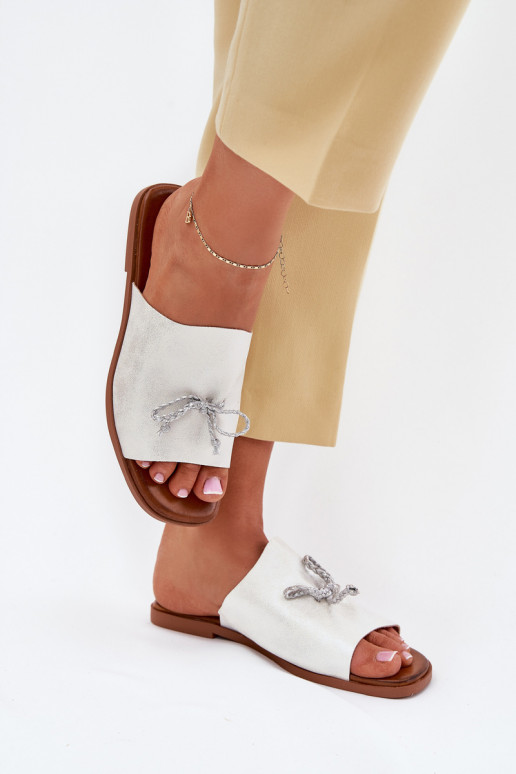 Dámské pantofle s širokými podpatky  stříbrné barvy Norela