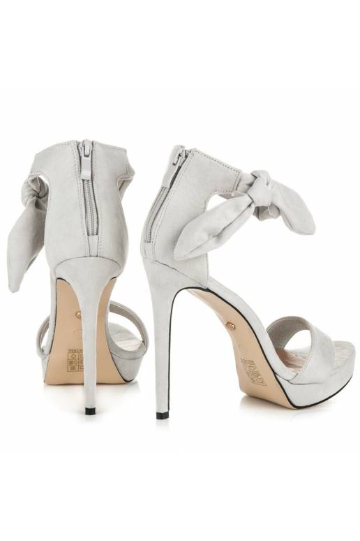 Zomšiniai pilki aukštakulniai...