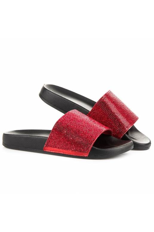 Raudonos spalvos tviskančios šlepetės...