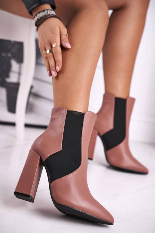 Naiste poolsaapad kõrge jämeda... Naiste poolsaapad kõrge jämeda...