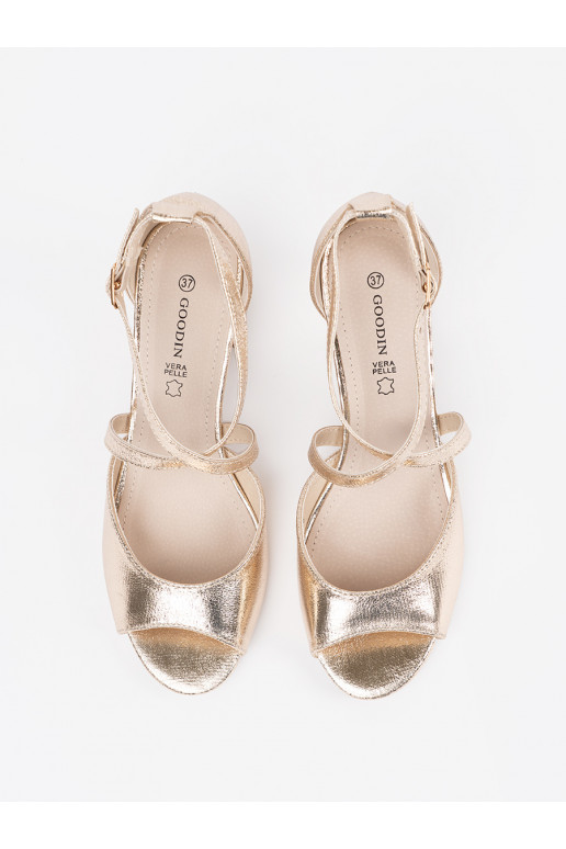 zlaté barvy sandály nízký podpatek zlaté barvy sandály nízký podpatek