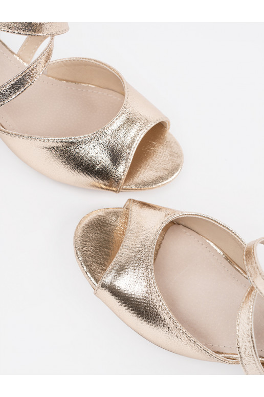 zlaté barvy sandály nízký podpatek zlaté barvy sandály nízký podpatek