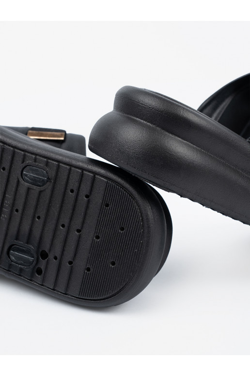 Pantofle ze mi klamrami s platformou Pantofle ze mi klamrami s platformou