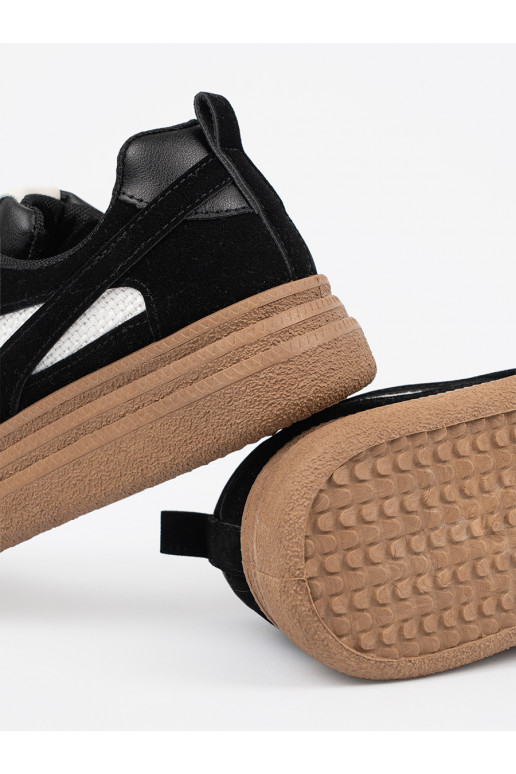 Černé Dámská ležérní obuv z bílá barvami wstawkami. Černé Dámská ležérní obuv z bílá barvami wstawkami.