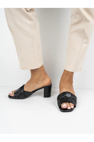 Pantofle    z plecionym paskiem kolorze Black 2