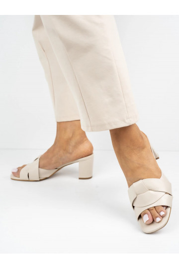 Pantofle  z plecionym paskiem kolorze BeigePU 2