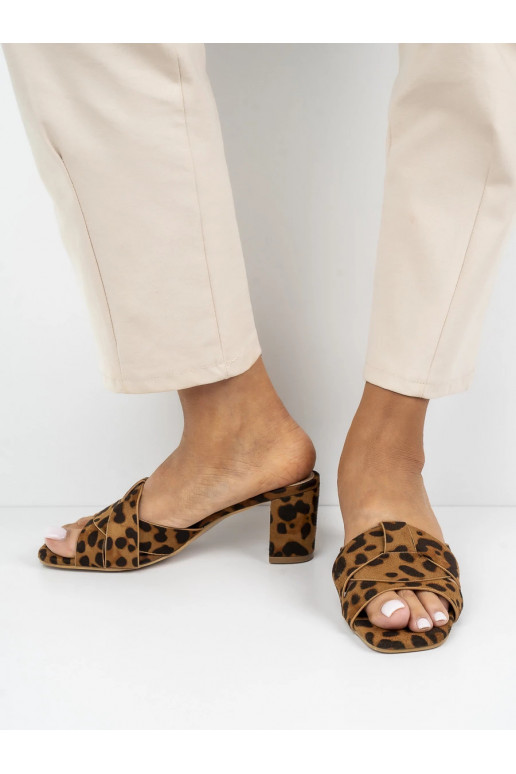Pantofle   z leopardowym wzorem Leopard
