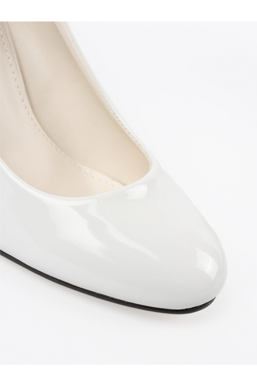 bílé vysoké podpatky  bílé vysoké podpatky