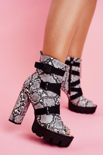 Aulinukai su aukštais...