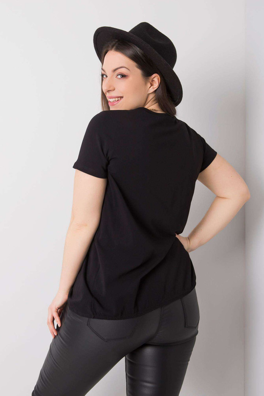 Černá plus size halenka s kulatým... Černá plus size halenka s kulatým...