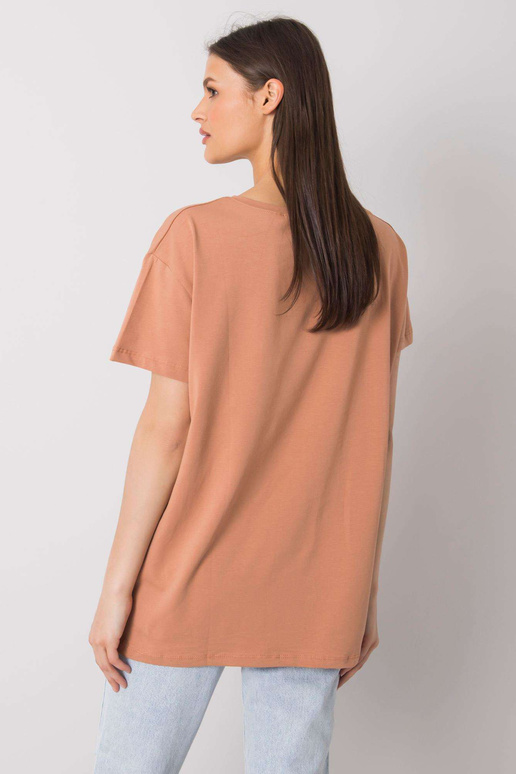 Velbloudí tričko s nápisem Elani Velbloudí tričko s nápisem Elani