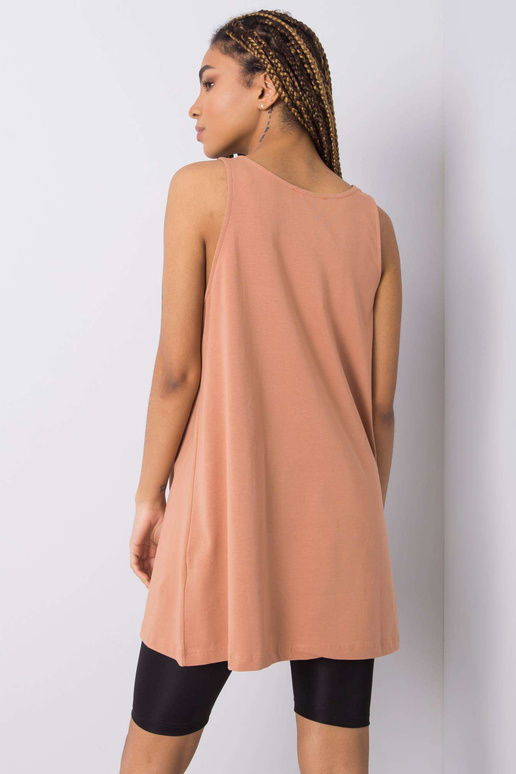 Velbloudí top s nápisem Evette