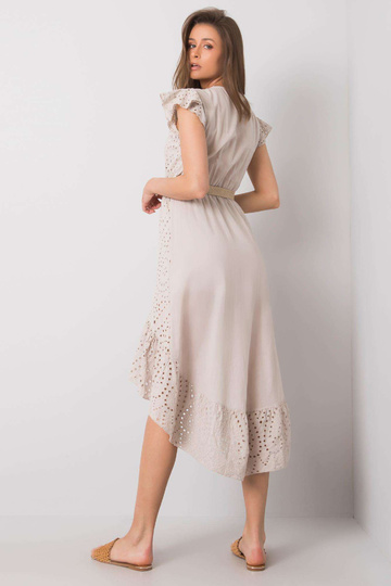 Béžové šaty s volánem...