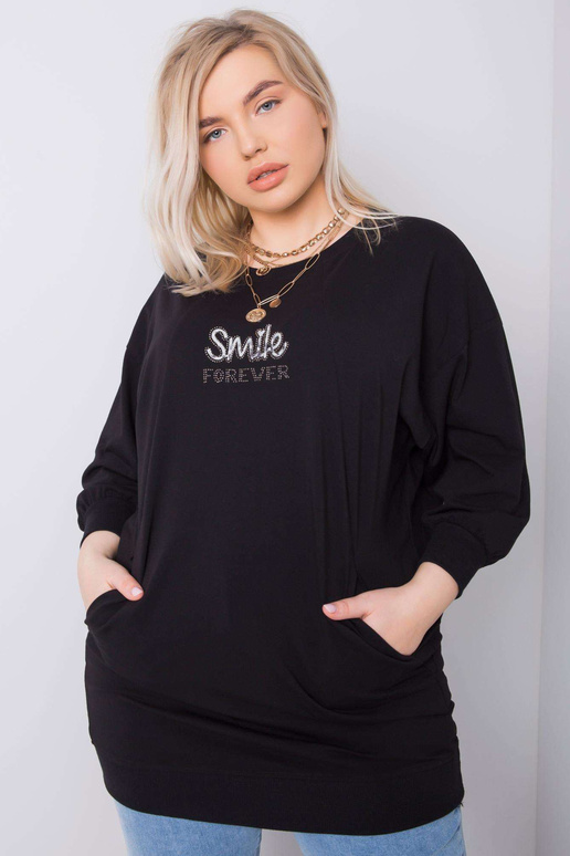 Černá nadměrná halenka s nášivkou...