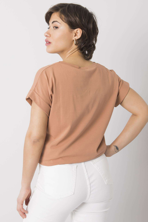 Velbloudí tričko s nápisem Saniyah