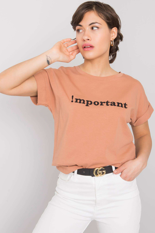 Velbloudí tričko s nápisem Saniyah