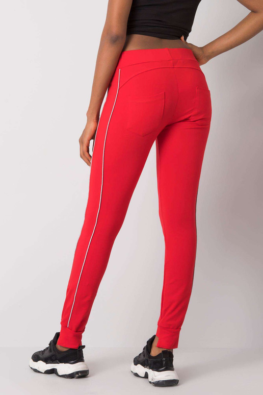 Červené tepláky s nášivkami Abia