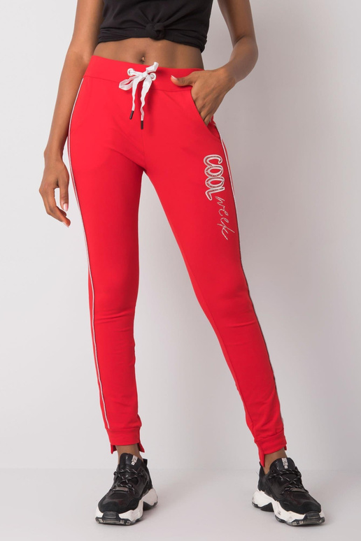 Červené tepláky s nášivkami Abia