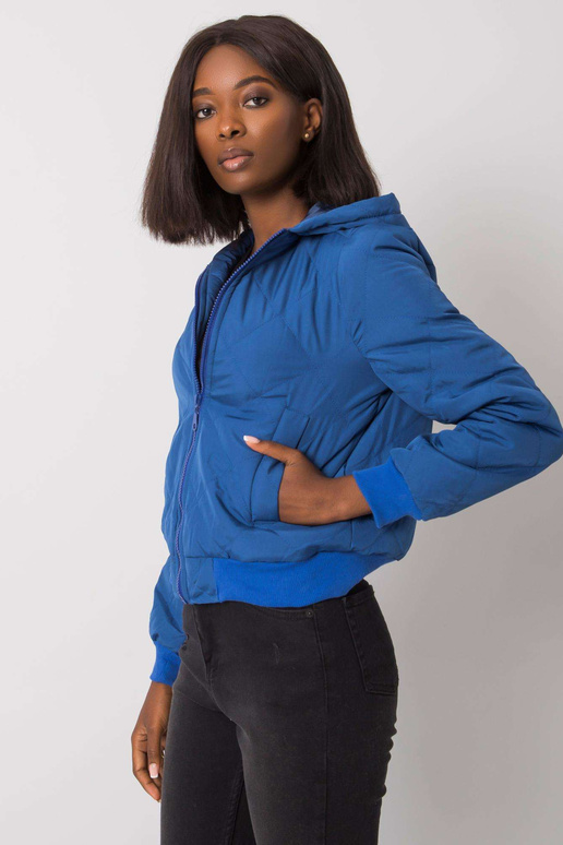 Tmavě modrá prošívaná bunda s kapucí...