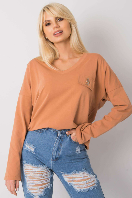 Světle hnědá halenka s výstřihem do V...