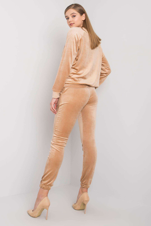 Béžová velurová dvoudílná souprava...