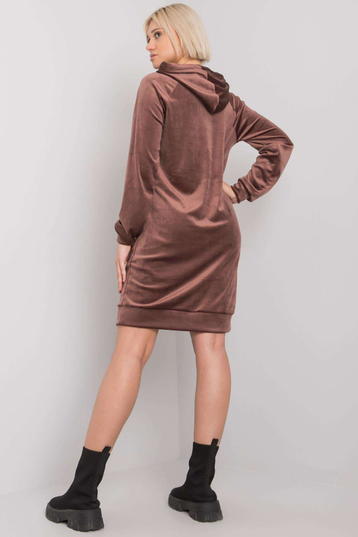 Hnědé velurové šaty s kapucí Messina