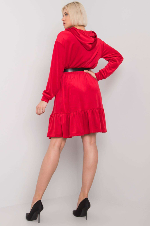 Červené velurové šaty s páskem...