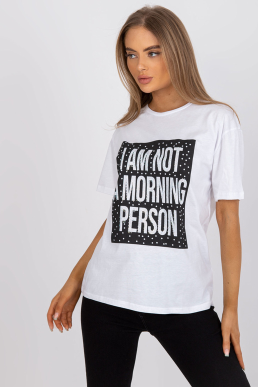 Bílé tričko s nášivkou a krátkým rukávem Bílé tričko s nášivkou a krátkým rukávem