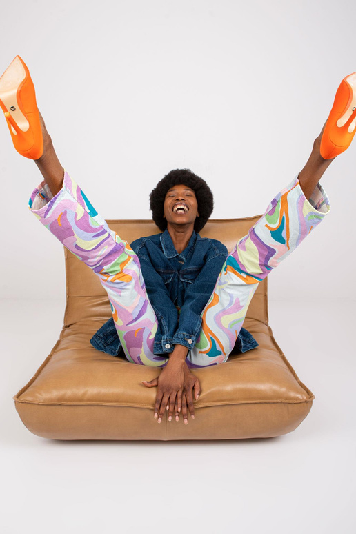 Tmavě modrá oversized džínová bunda... Tmavě modrá oversized džínová bunda...