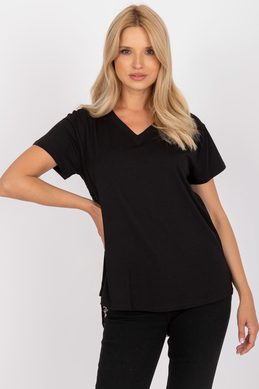 Černá halenka s krajkou s delším...