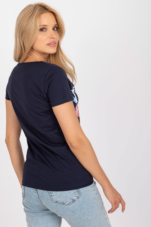 Tmavě modré tričko s barevným potiskem Tmavě modré tričko s barevným potiskem