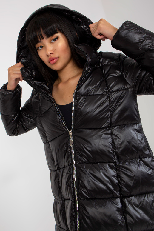 Černá dlouhá zimní bunda s prošíváním Černá dlouhá zimní bunda s prošíváním