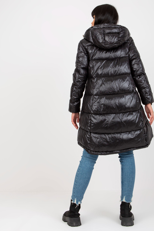 Černá dlouhá zimní bunda s prošíváním Černá dlouhá zimní bunda s prošíváním