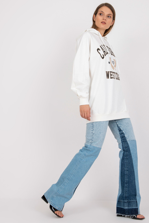 Bílá mikina s oversize potiskem