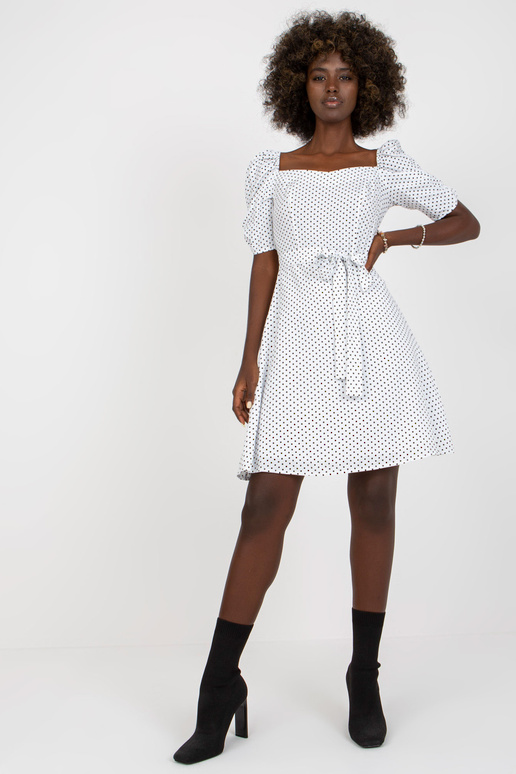 Bílé puntíkované minišaty s...